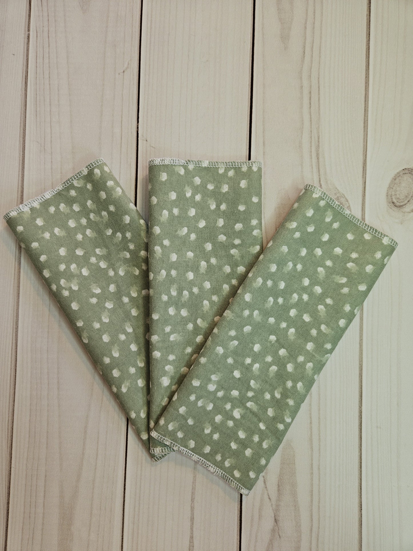 Sage Green w/ Polka Dots Print Paperless Paper Towels