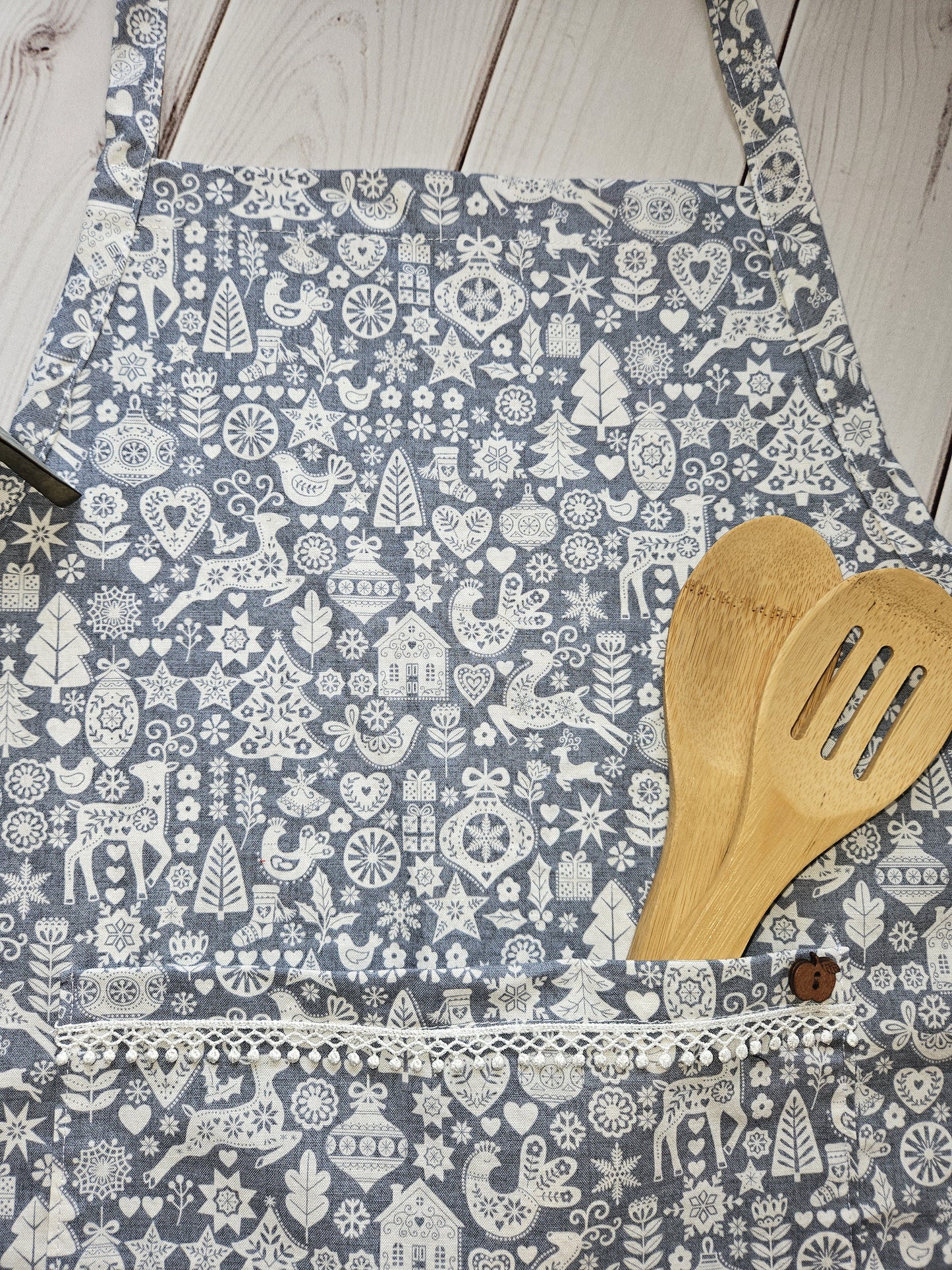 Scandinavian Christmas Print Full Vintage-Style Apron with Ruffle and Pocket