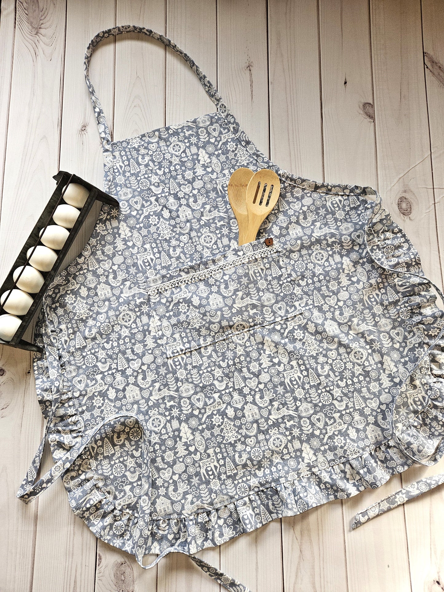 Scandinavian Christmas Print Full Vintage-Style Apron with Ruffle and Pocket