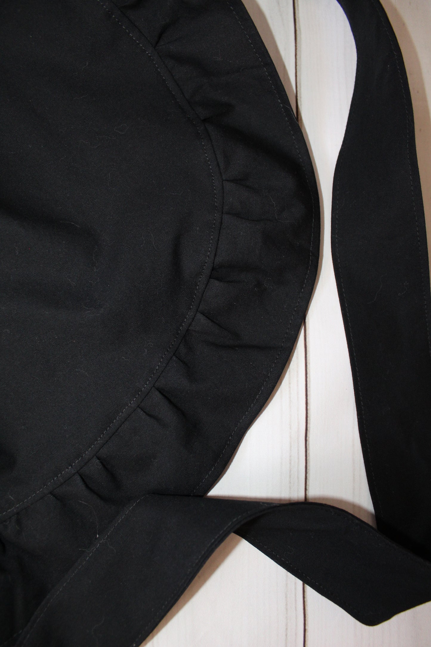 Black Retro Half Apron with Ruffles and Pockets