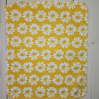 Daisy Print on Yellow Background Paperless Paper Towels