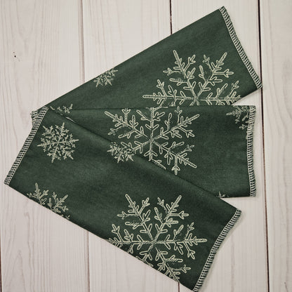 Snowflakes with Hunter Green Background Paperless Paper Towels